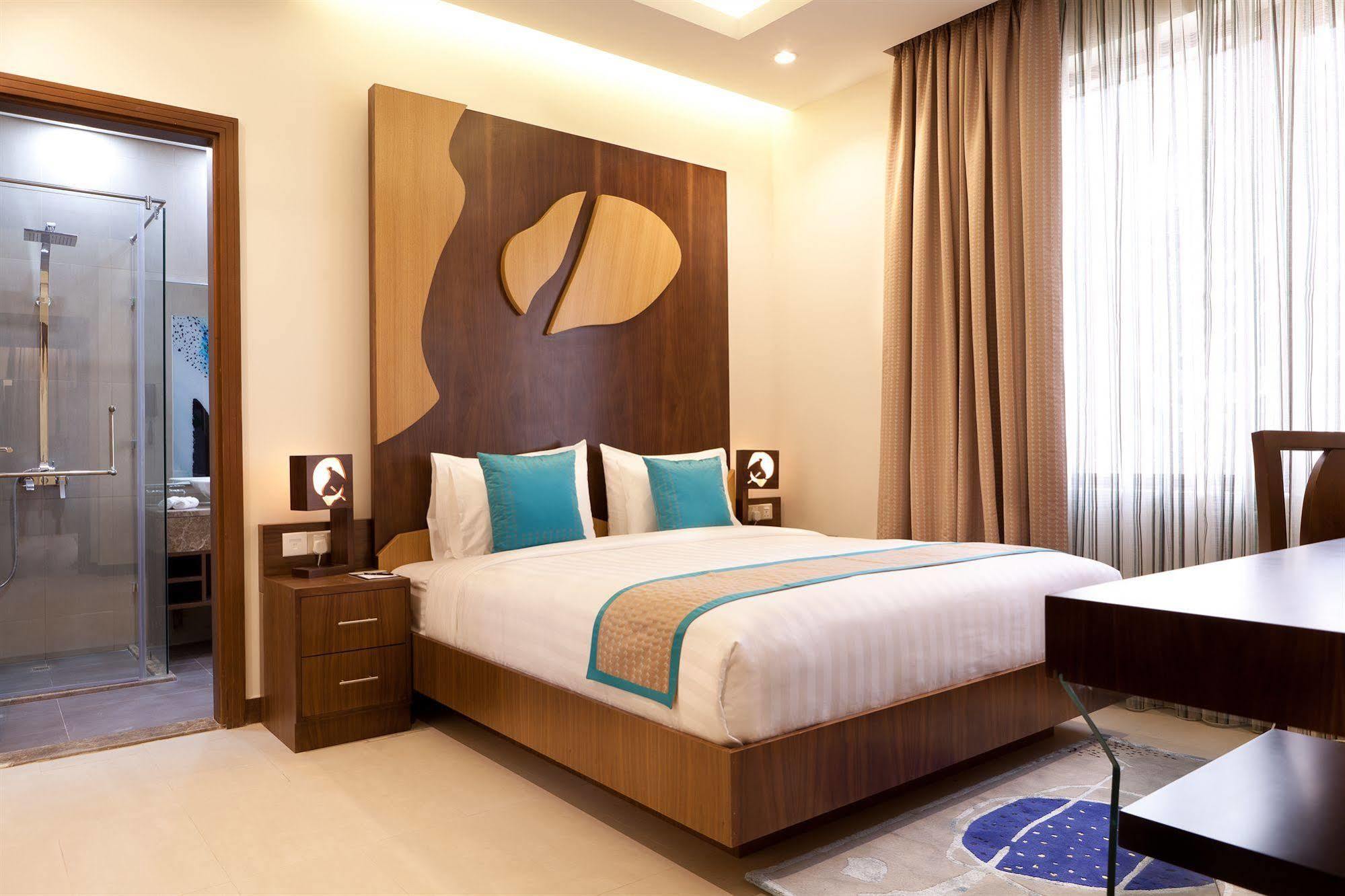 Noon Aparthotel 2*