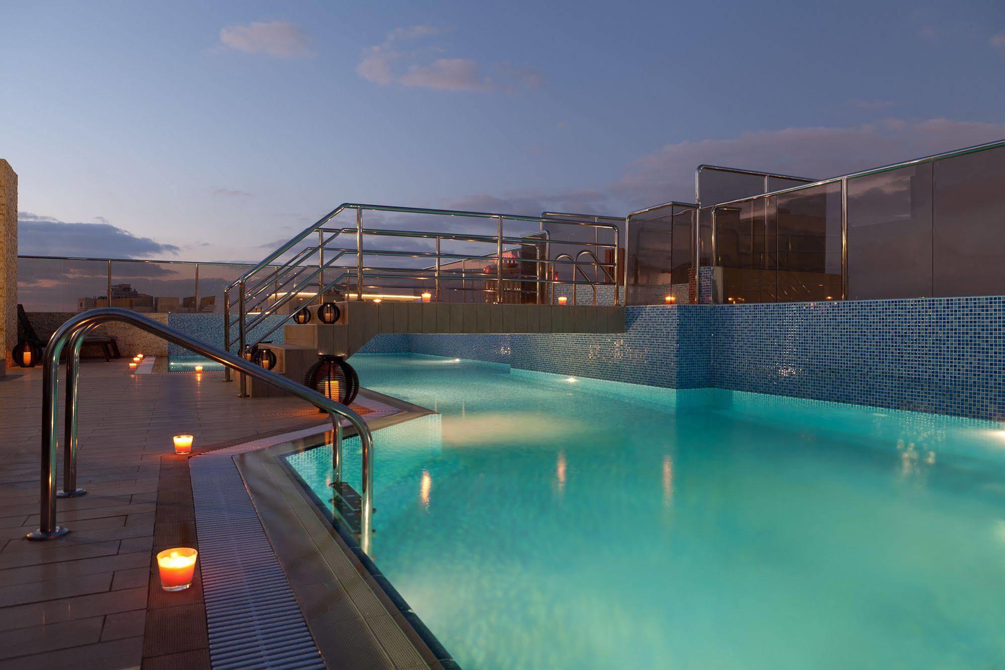 Noon Aparthotel
